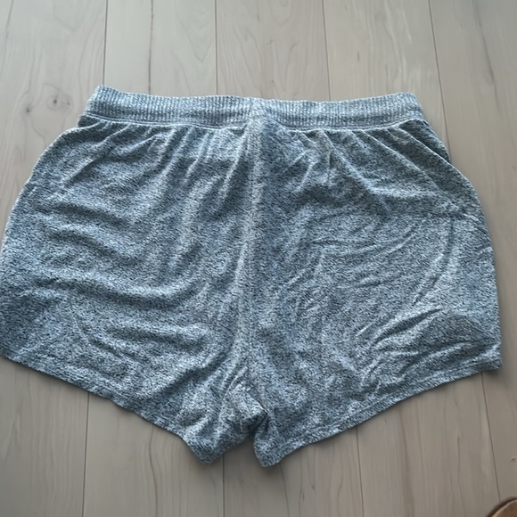 old navy high-waisted plush-knit pajama short 3” - Picture 2 of 2
